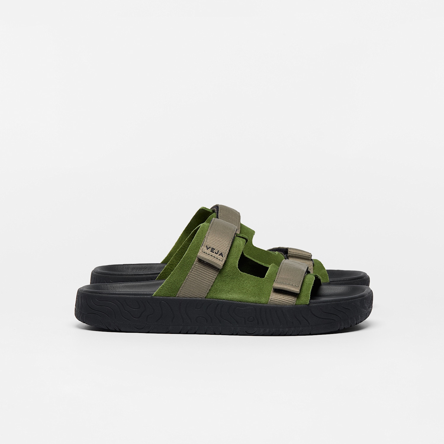 veja-sneakers-arpoador-suede-green-ap3221037_1