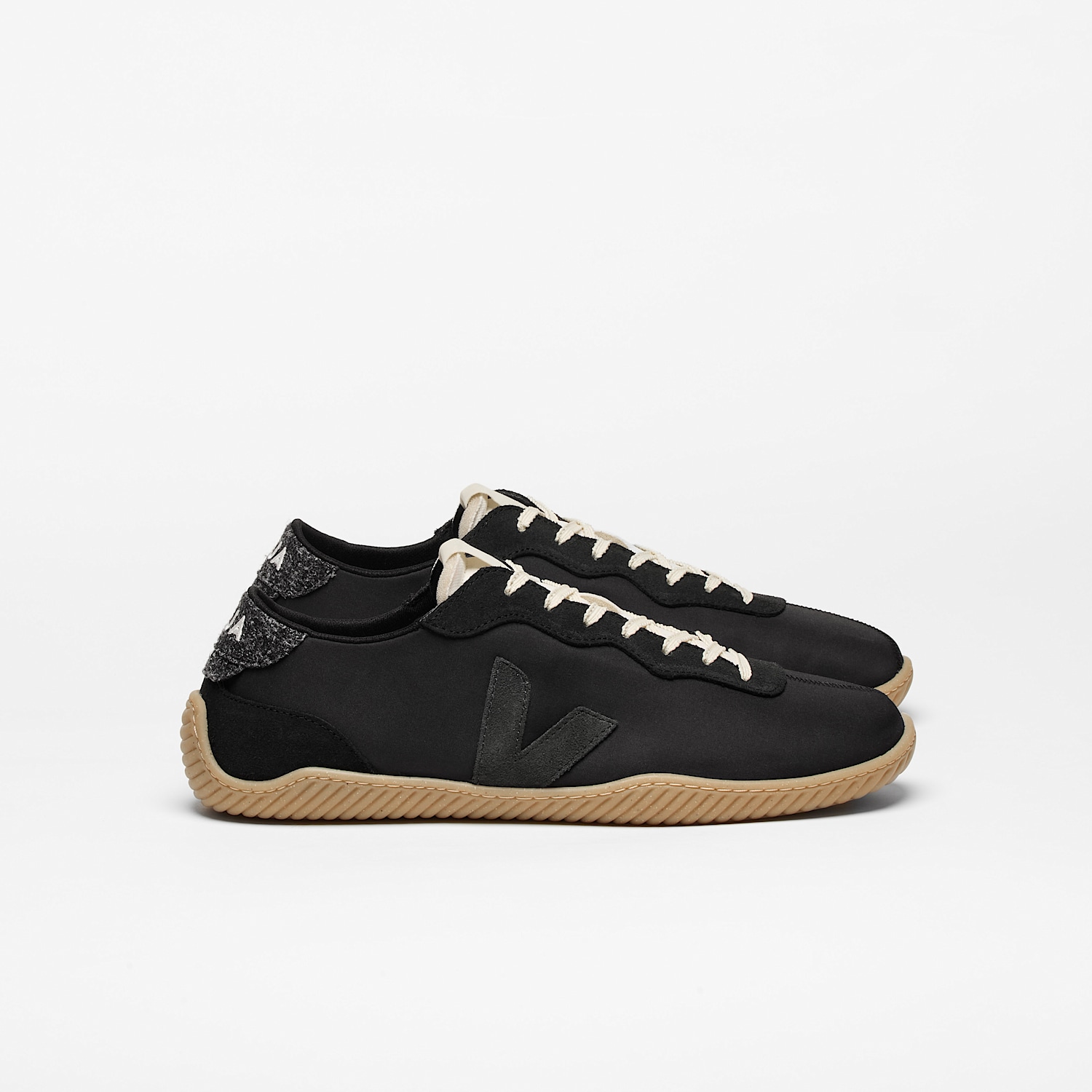 veja-sneakers-jitsu-veja-x-baserange-recycled-black-ng3421599_1